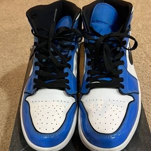 Air Jordan one mid SE men’s 11